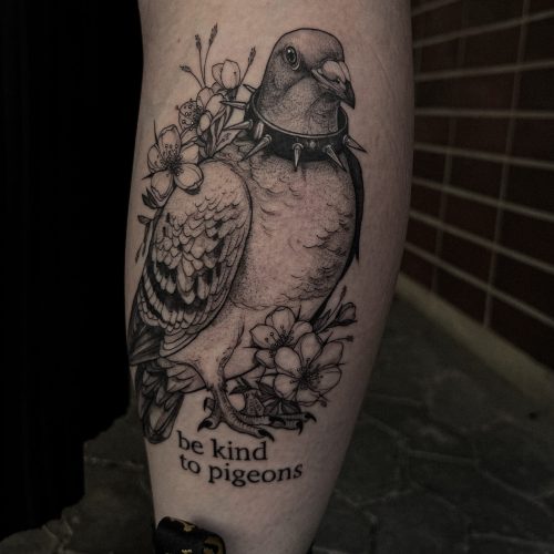 Tattoo von Karo Dame auf der Wade