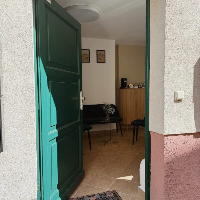 Eingang des Tattoo Ateliers La Figue